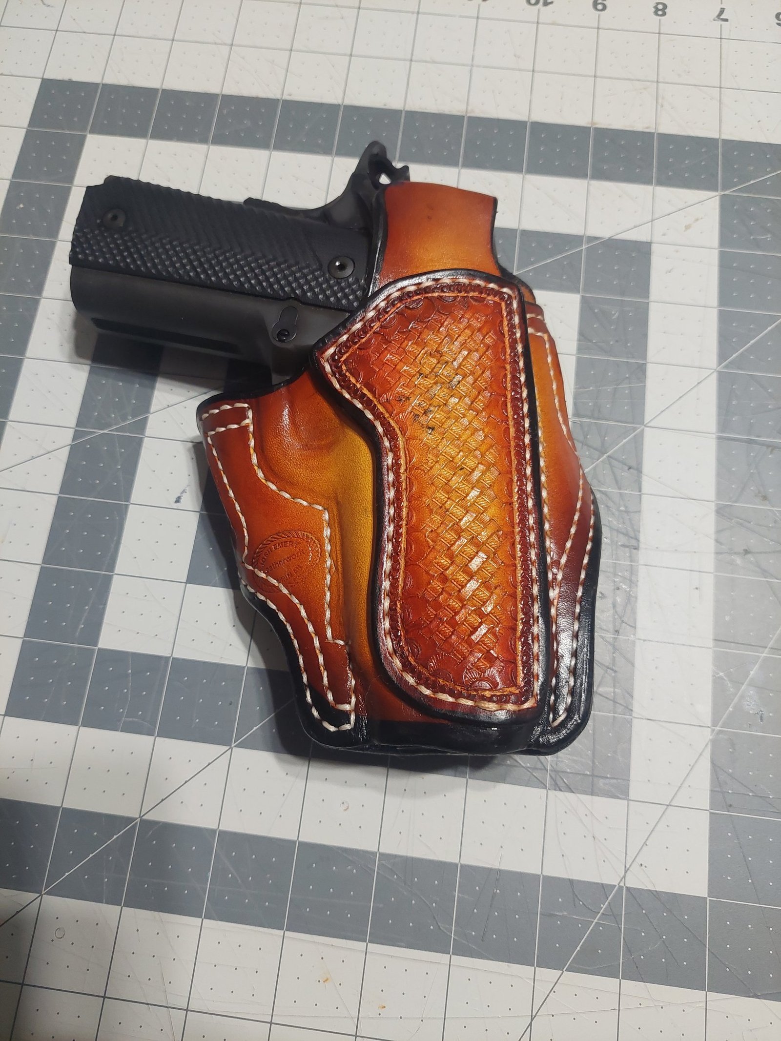 handmade custom 1911 holster from yooperleather.com